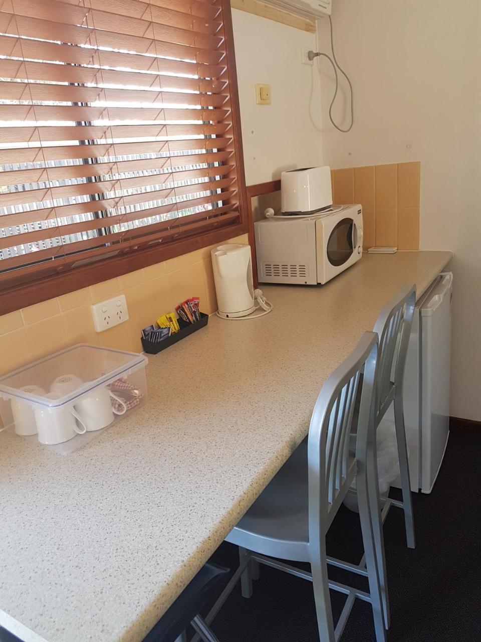 Emerald Tower Motor Inn エクステリア 写真