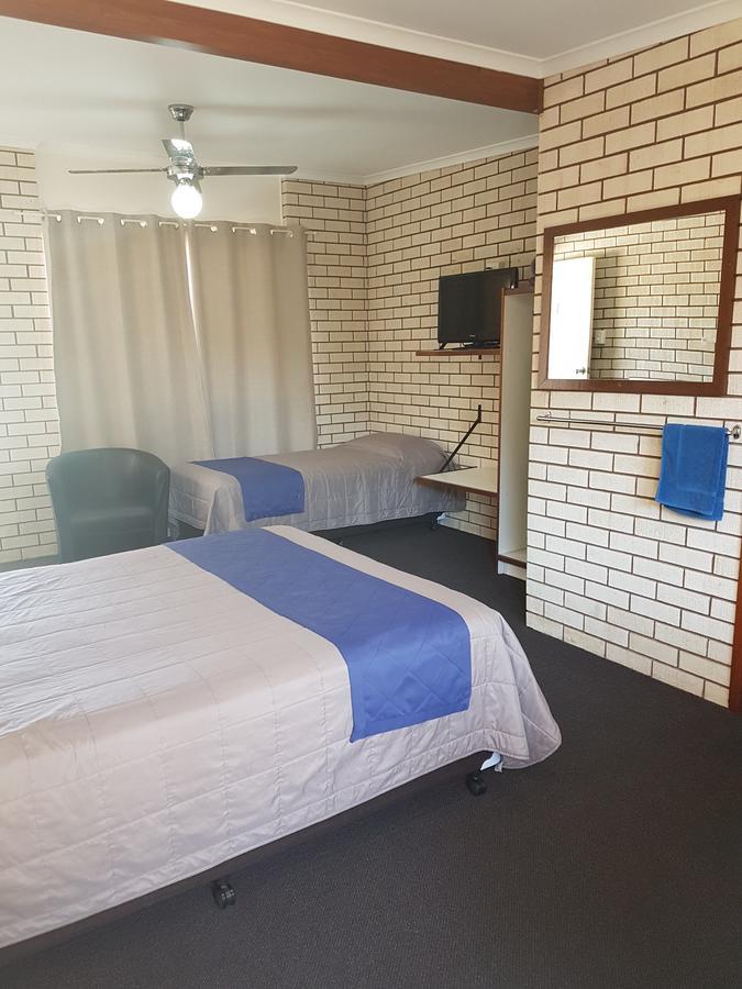 Emerald Tower Motor Inn エクステリア 写真