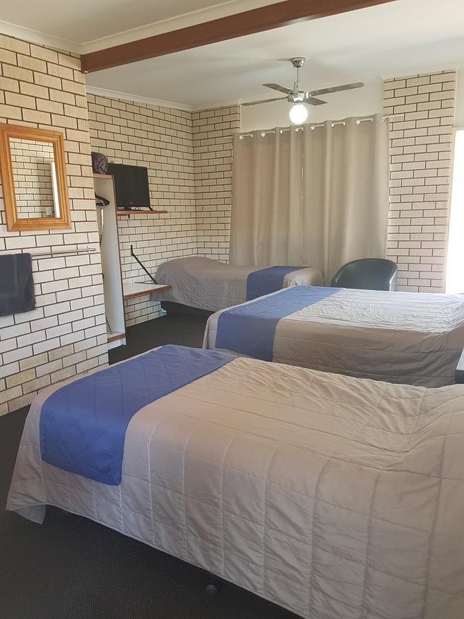 Emerald Tower Motor Inn エクステリア 写真